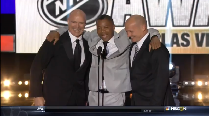 Illustration for article titled Cuba Gooding Jr. Is Making Everyone Uncomfortable At The NHL Awards